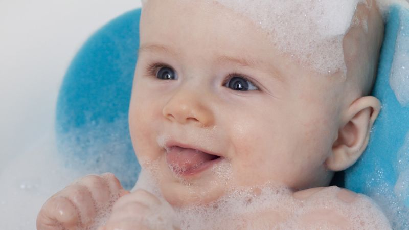 Aktuelle Untersuchung zeigt: tägliches Baden bei Neurodermitis erlaubt!